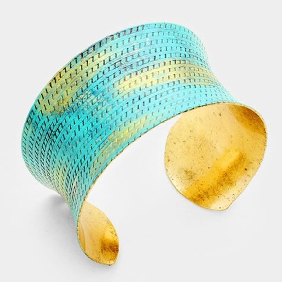 Jewelry - ✔Turquoise/Gold Patina Cuff